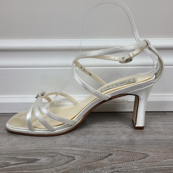 Touch Ups White Satin Strappy Wedding Sandals Size 7 - Picture 4 of 17